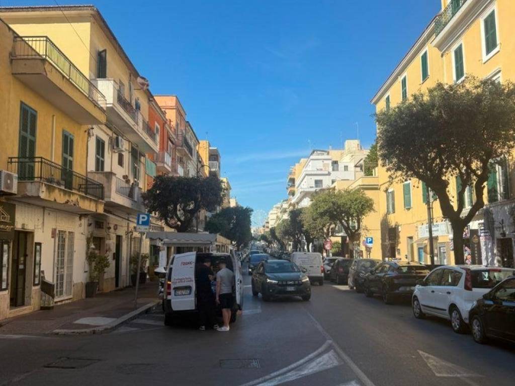 negozio in vendita ad Anzio