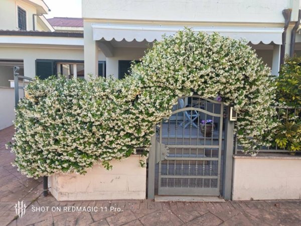 casa indipendente in vendita ad Anzio in zona Anzio Colonia