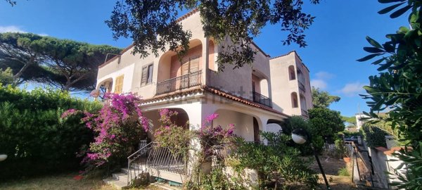 appartamento in vendita ad Anzio in zona Mare
