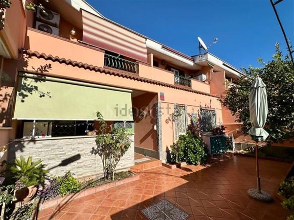 casa indipendente in vendita ad Anzio in zona Villa Claudia