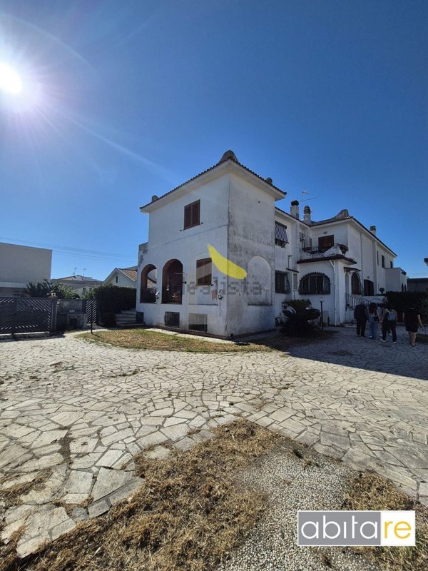 appartamento in vendita ad Anzio in zona Mare