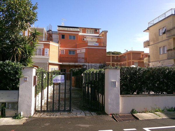 appartamento in vendita ad Anzio in zona Mare