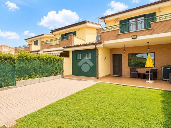 casa indipendente in vendita ad Anzio in zona Stazione