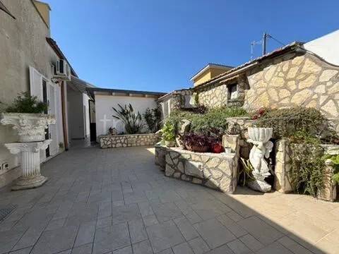 casa indipendente in vendita ad Anzio in zona Villa Claudia