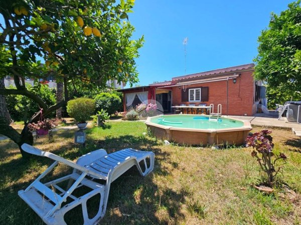 casa indipendente in vendita ad Anzio in zona Mare