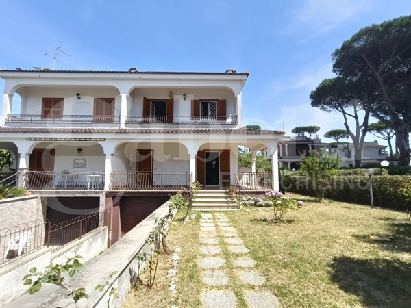 casa indipendente in vendita ad Anzio in zona Mare
