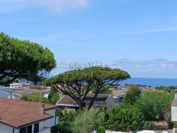 casa indipendente in vendita ad Anzio in zona Villa Claudia