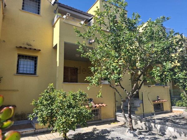 casa indipendente in vendita ad Anzio in zona Villa Claudia
