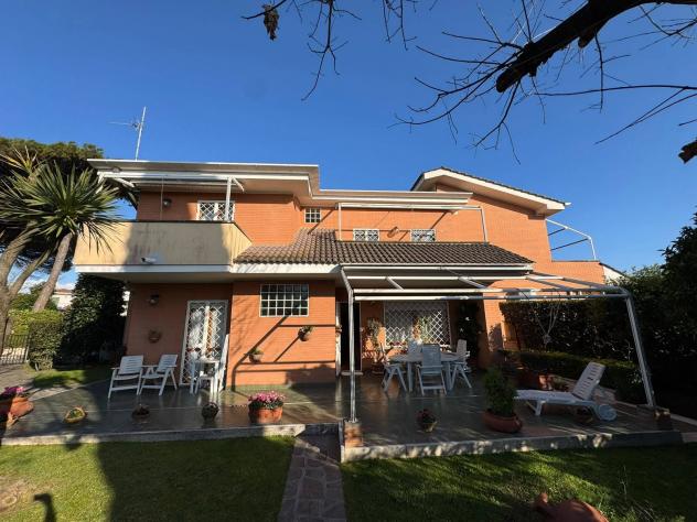 casa indipendente in vendita ad Anzio