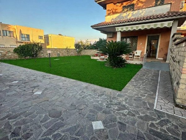 casa indipendente in vendita ad Anzio in zona Mare