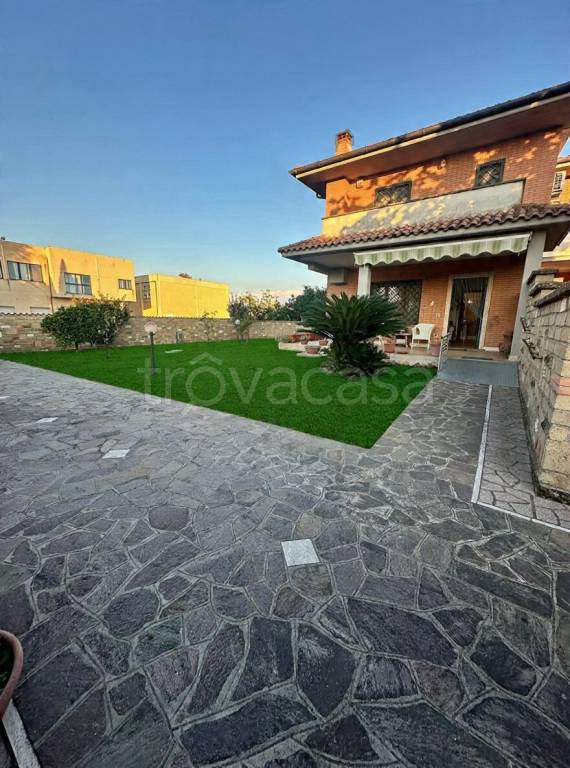 casa indipendente in vendita ad Anzio in zona Mare