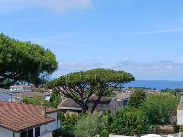 casa indipendente in vendita ad Anzio in zona Villa Claudia
