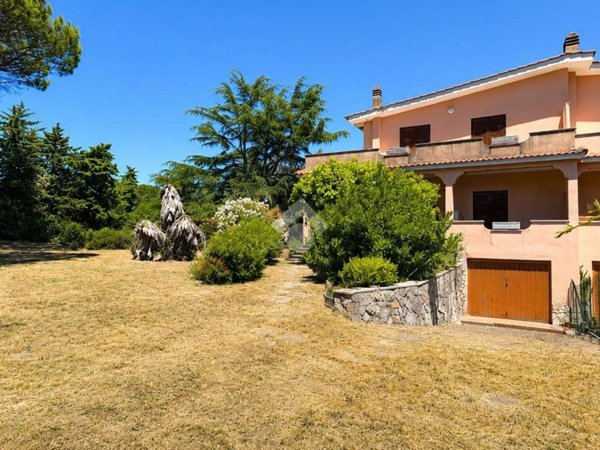 casa indipendente in vendita ad Anzio in zona Stazione