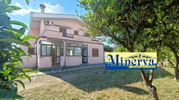casa indipendente in vendita ad Anzio in zona Villa Claudia