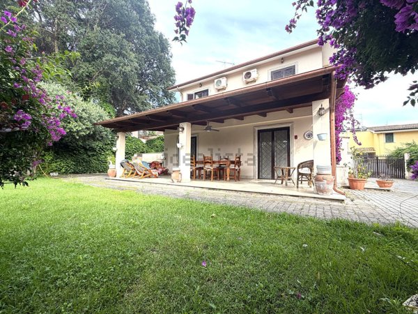 casa indipendente in vendita ad Anzio in zona Mare