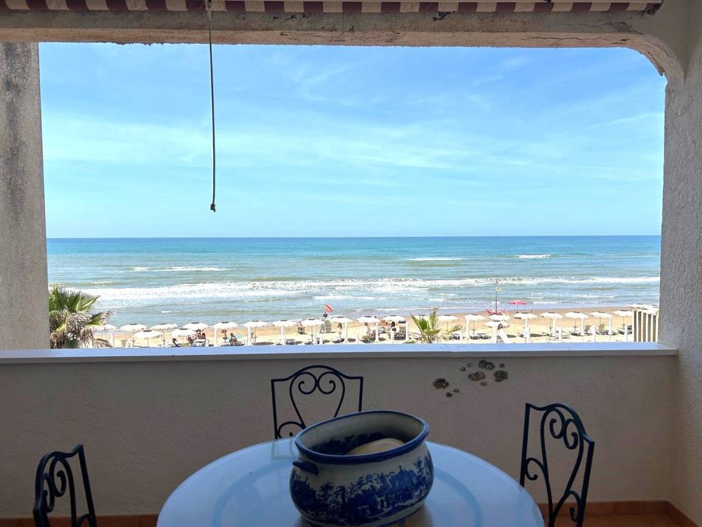 casa indipendente in vendita ad Anzio in zona Mare