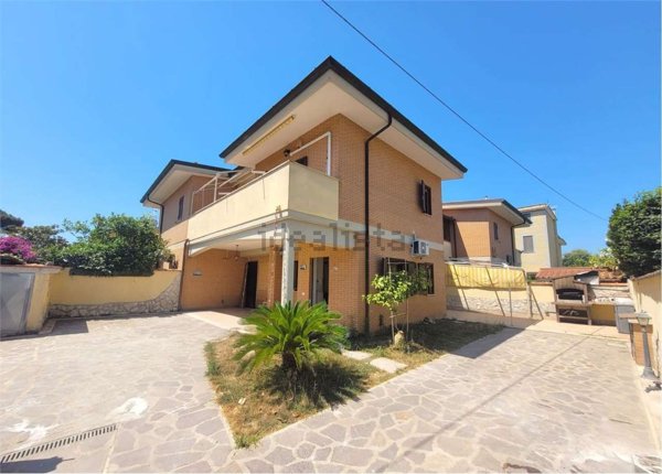 casa indipendente in vendita ad Anzio
