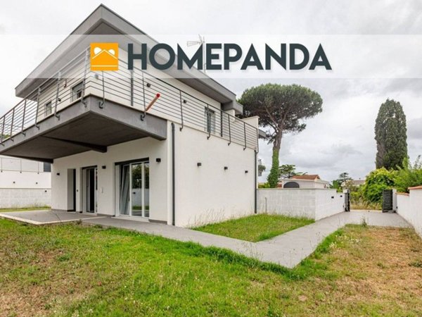 casa indipendente in vendita ad Anzio in zona Mare