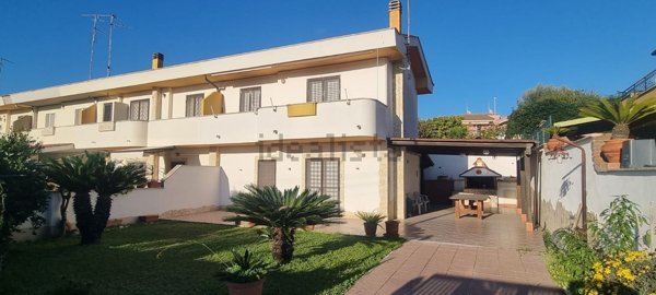 appartamento in vendita ad Anzio in zona Mare