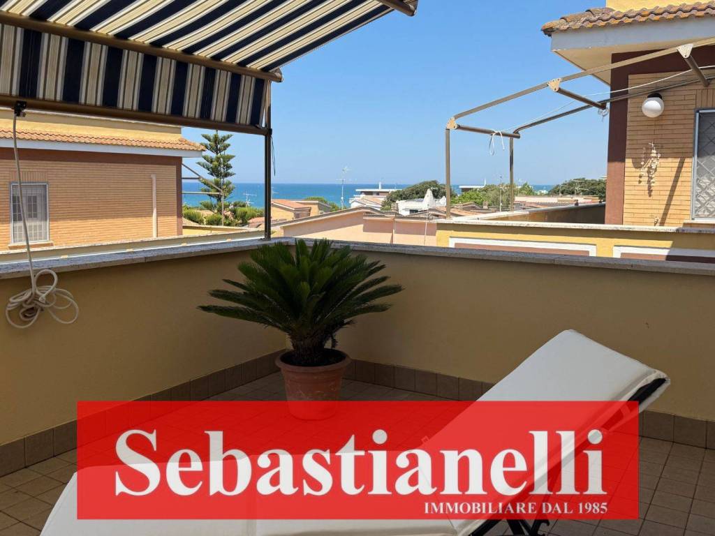 appartamento in vendita ad Anzio in zona Mare