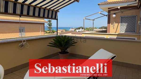 appartamento in vendita ad Anzio in zona Mare