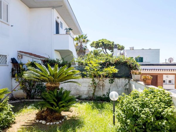 casa indipendente in vendita ad Anzio in zona Lido delle Sirene