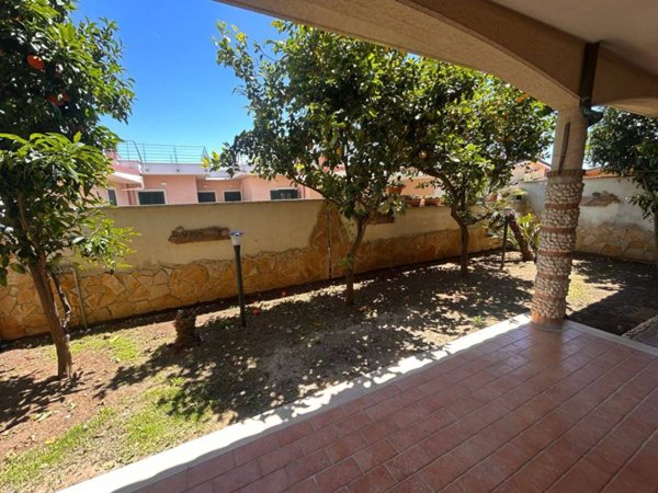 casa indipendente in vendita ad Anzio in zona Villa Claudia