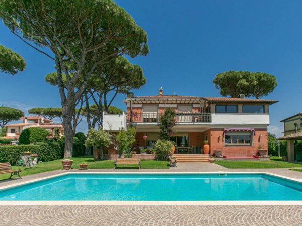 casa indipendente in vendita ad Anzio in zona Lido dei Pini