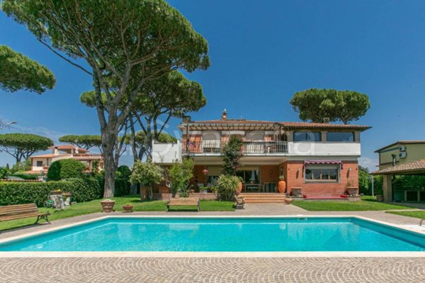 casa indipendente in vendita ad Anzio in zona Lido dei Pini