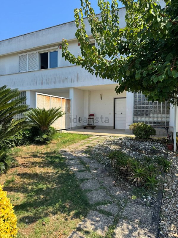casa indipendente in vendita ad Anzio in zona Villa Claudia