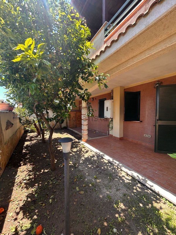 appartamento in vendita ad Anzio in zona Villa Claudia