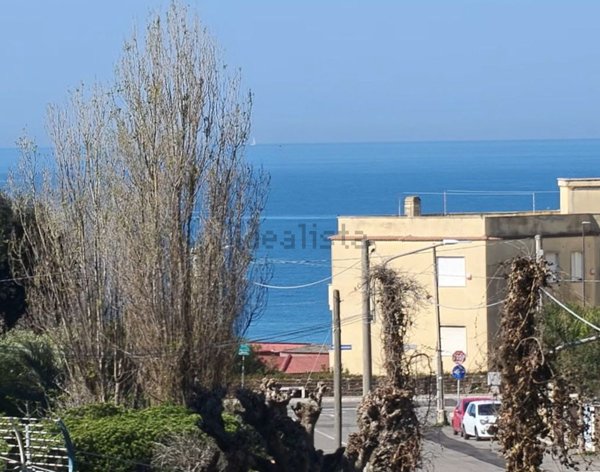appartamento in vendita ad Anzio in zona Mare