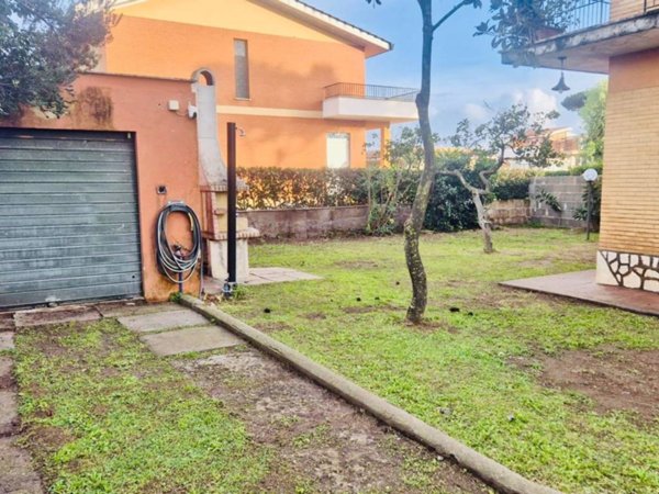 casa indipendente in vendita ad Anzio in zona Villa Claudia