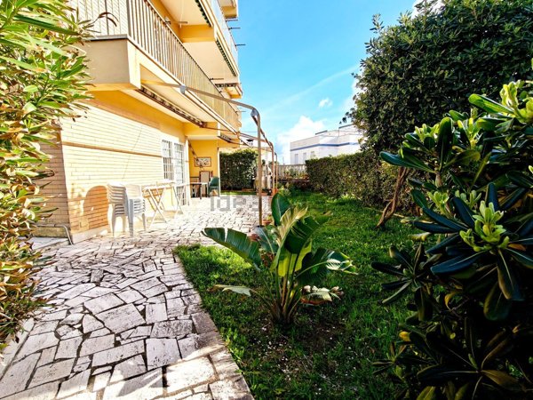 appartamento in vendita ad Anzio in zona Mare