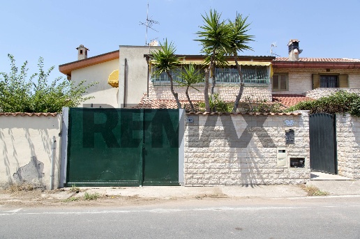 casa indipendente in vendita ad Anzio in zona Lido dei Pini
