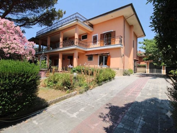 casa indipendente in vendita ad Anzio in zona Lido dei Pini
