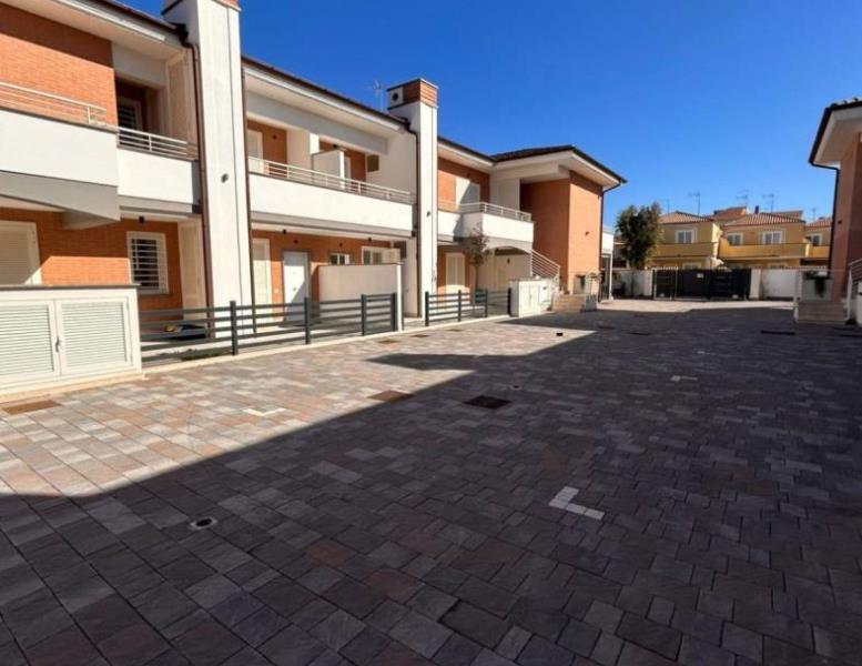 appartamento in vendita ad Anzio in zona Mare