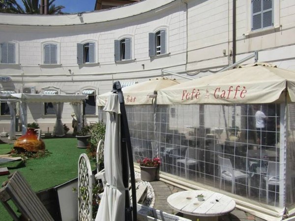 negozio in vendita ad Anzio