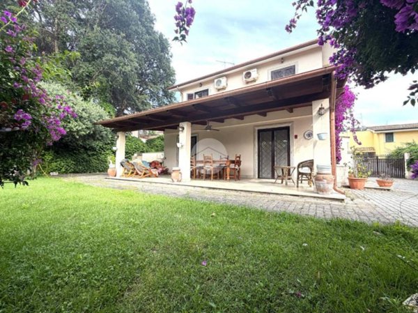 casa indipendente in vendita ad Anzio in zona Mare