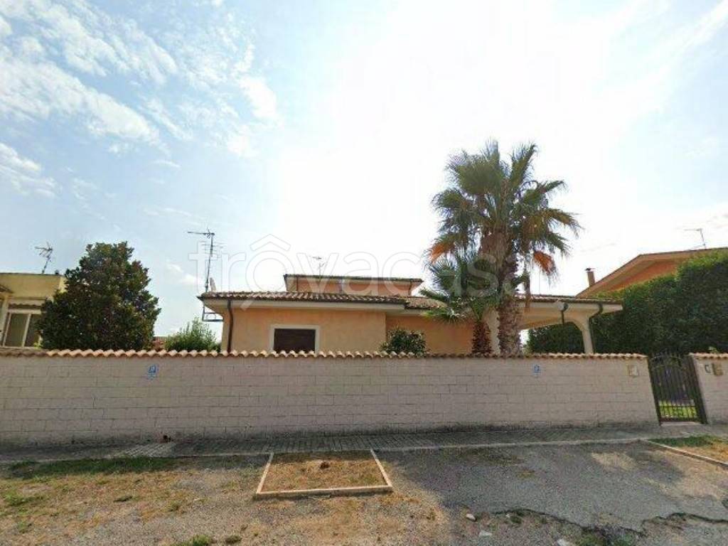casa indipendente in vendita ad Anzio in zona Stazione