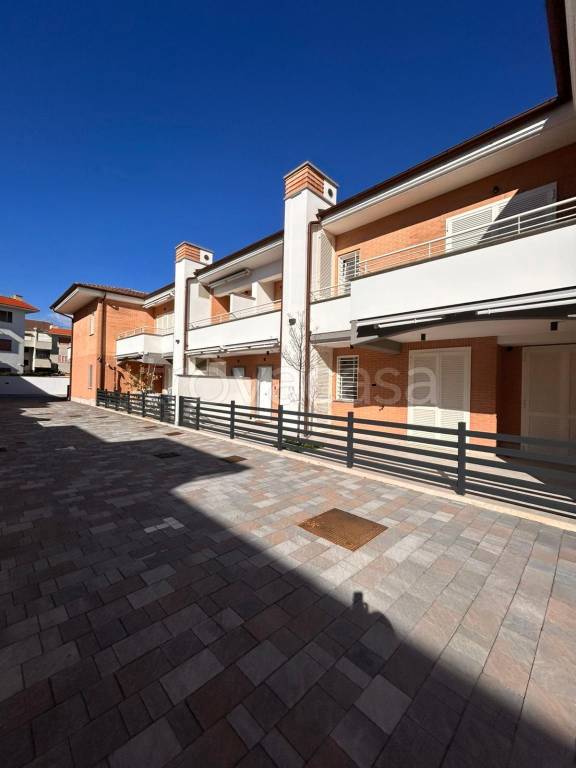 appartamento in vendita ad Anzio in zona Mare