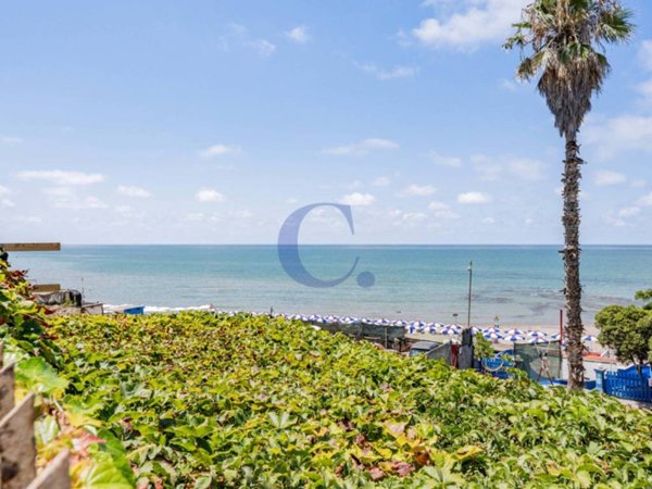 appartamento in vendita ad Anzio in zona Mare