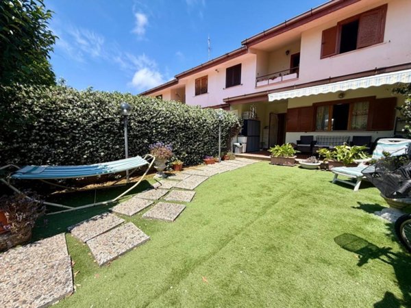 casa indipendente in vendita ad Anzio in zona Villa Claudia