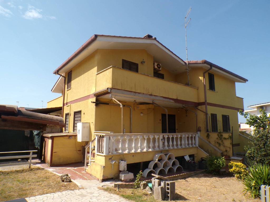 casa indipendente in vendita ad Anzio