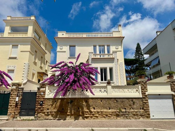 intera palazzina in vendita ad Anzio