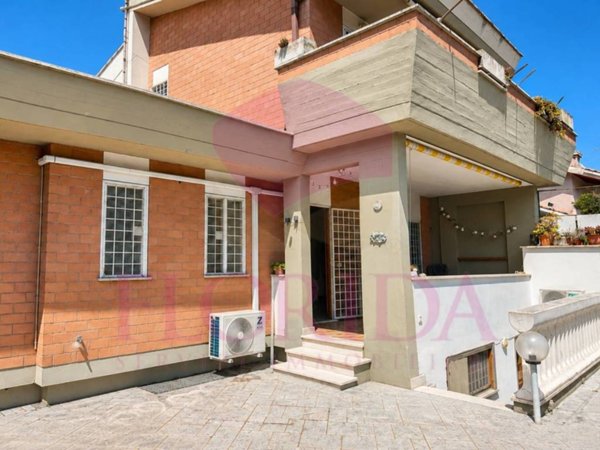 casa indipendente in vendita ad Anzio