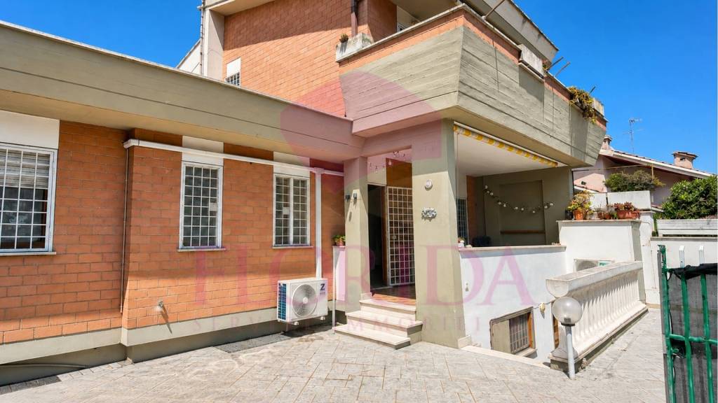 casa indipendente in vendita ad Anzio in zona Villa Claudia