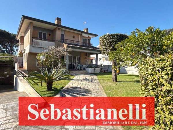 casa indipendente in vendita ad Anzio in zona Mare