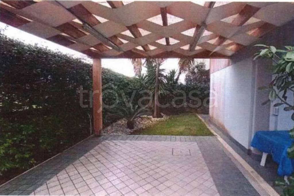 casa indipendente in vendita ad Anzio in zona Villa Claudia