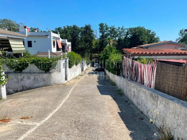 casa indipendente in vendita ad Anzio in zona Lido dei Pini